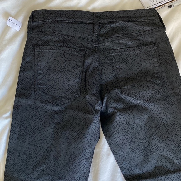 Banana Republic Mid-Rise Skinny Ankle Snakeskin Jeans, black, grey, Size 28 - Picture 7 of 7